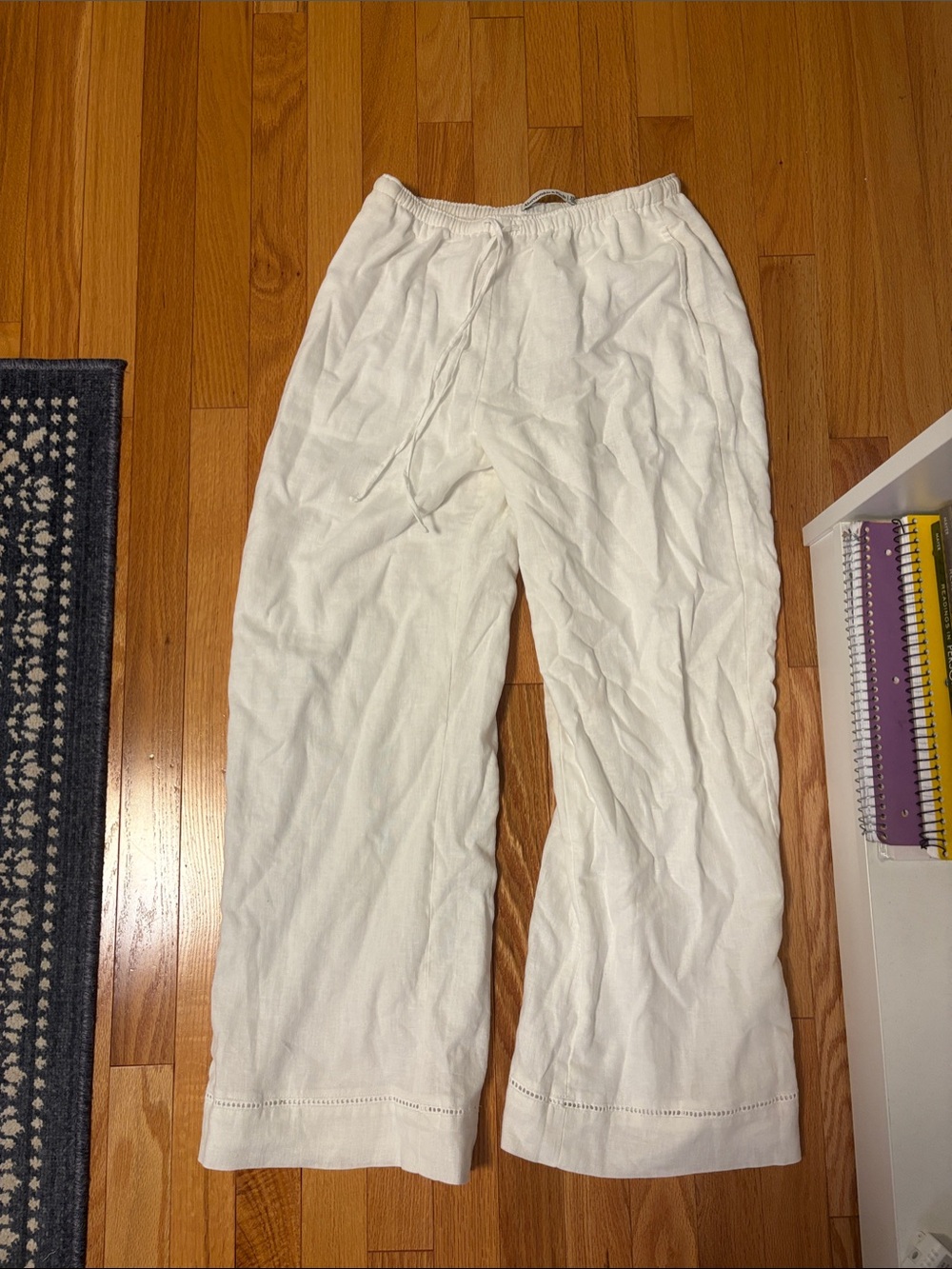 Abercrombie Women’s white linen pants size xs, short